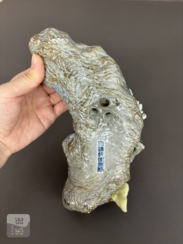 清乾隆 唐英制粉彩梅桩灵芝壁瓶 - 图6